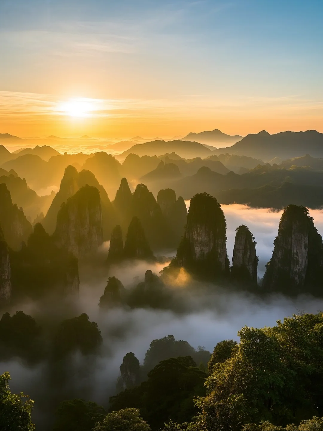 日出张家界，发现她的美。