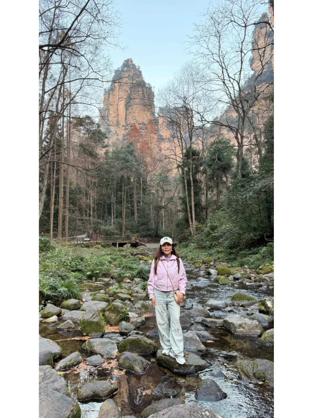 张家界12月8日游玩实况可穿短袖也穿厚外套