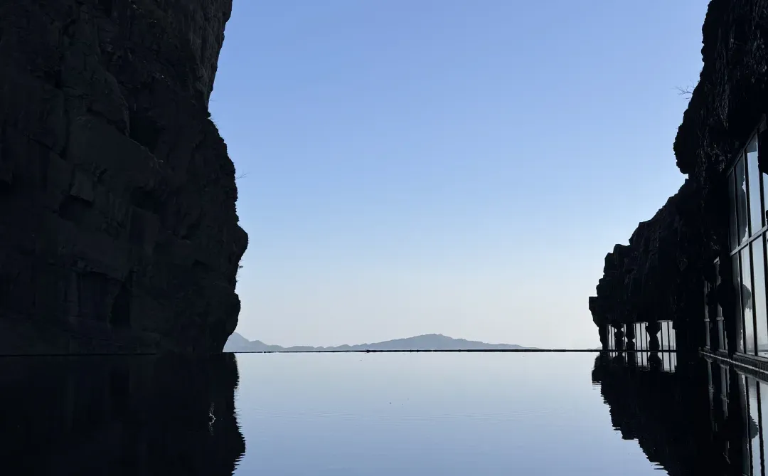 强壮女人们一口气登上天门山999阶💪