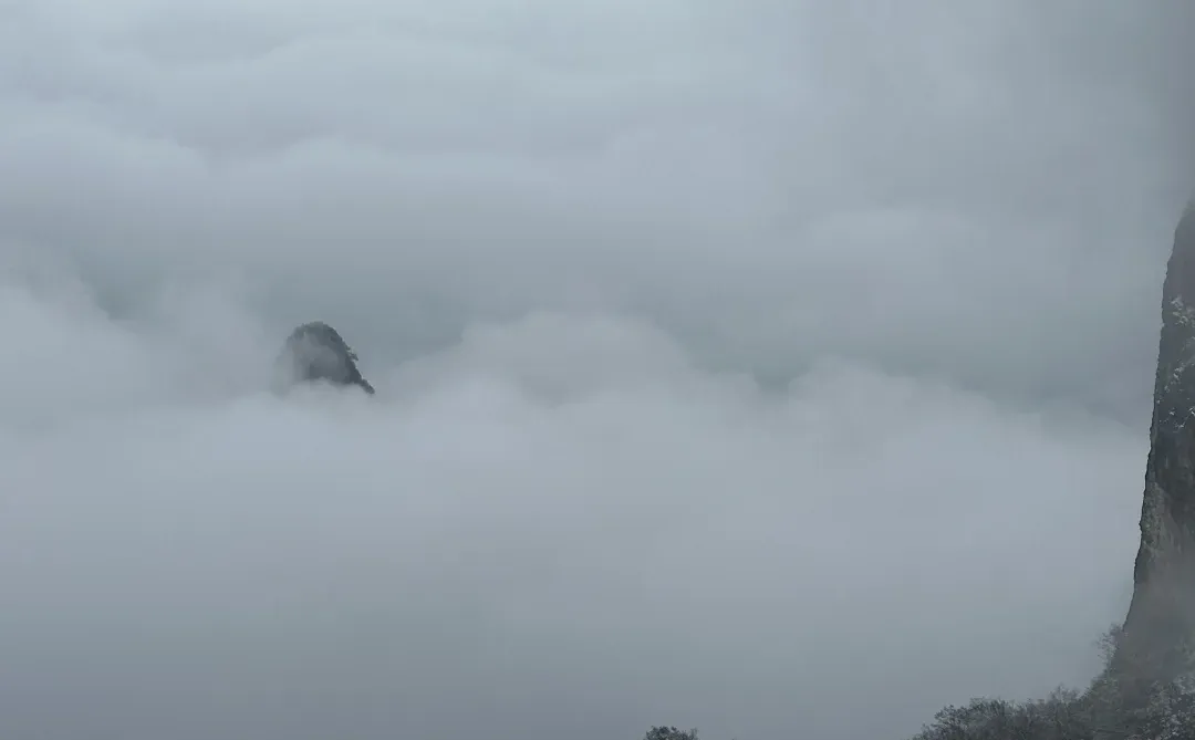 2025年第一场雪，在张家界天门山🥶