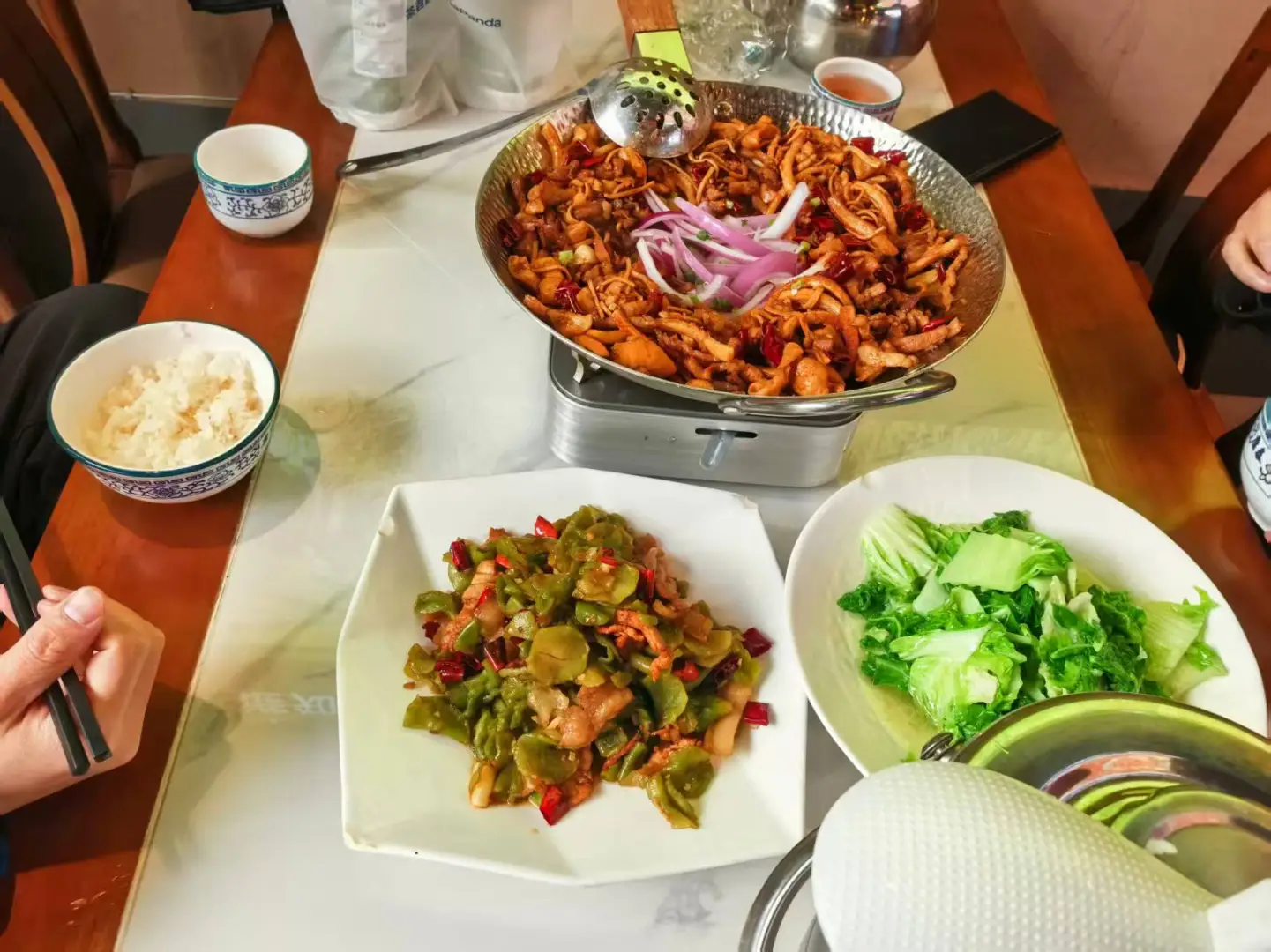 来张家界怎么能不吃三下锅呢？