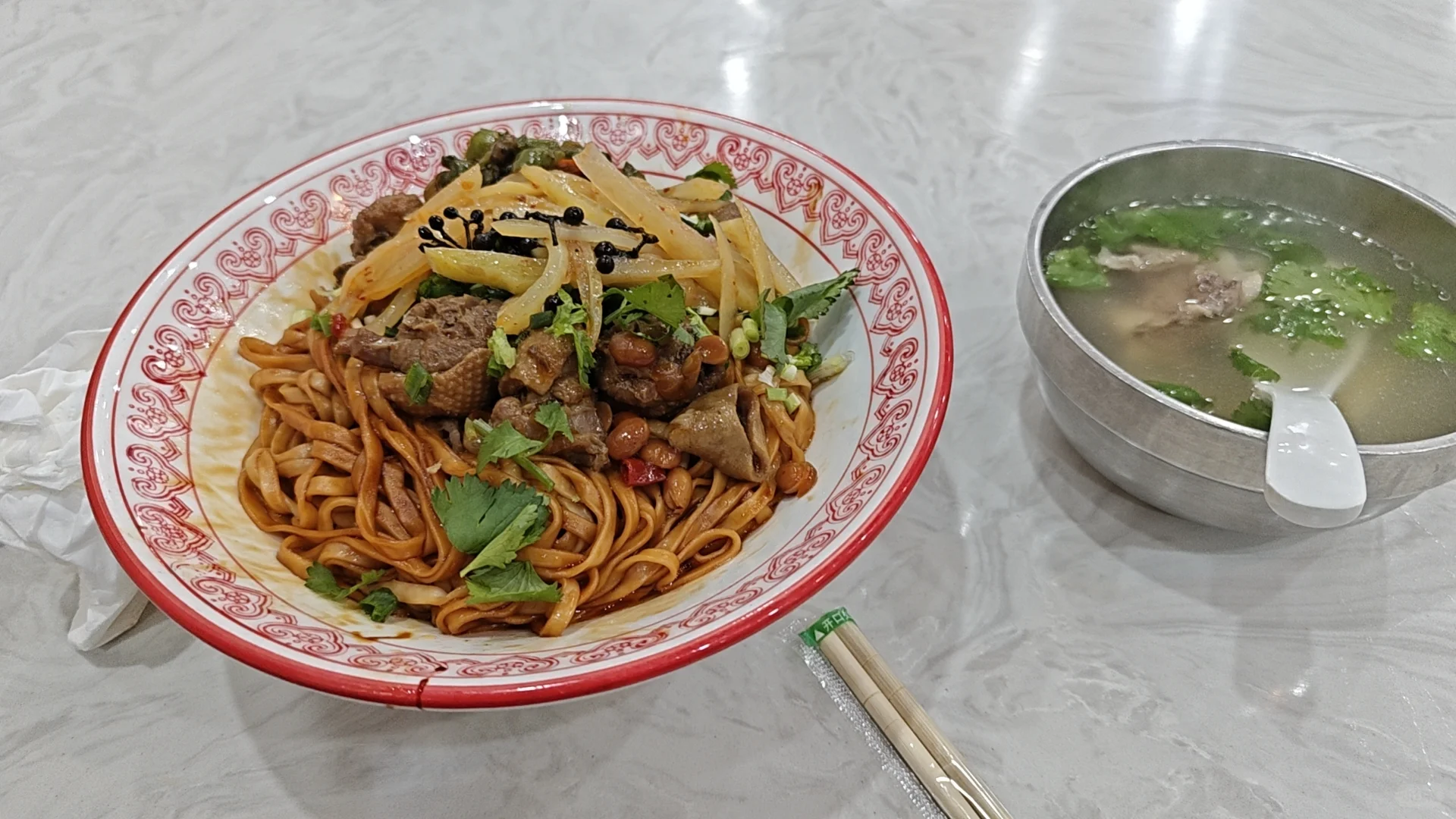 张家界旅游｜吃到了人生米粉，真的太好吃了