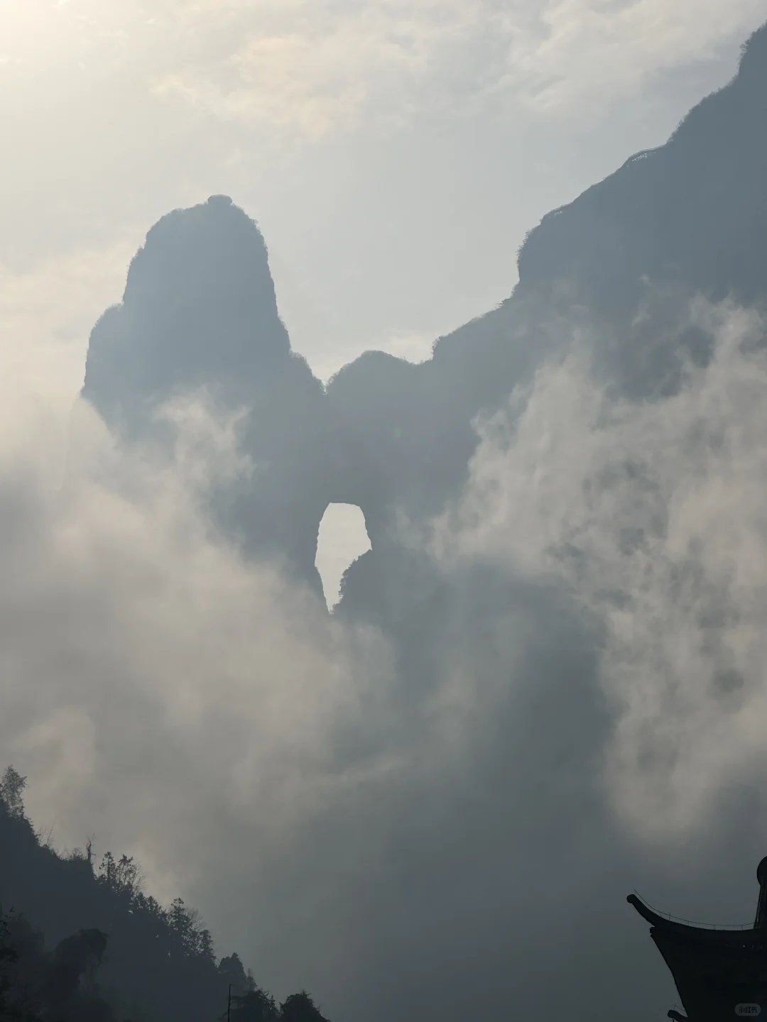 13.12 今日张家界天门山，天门洞开了！
