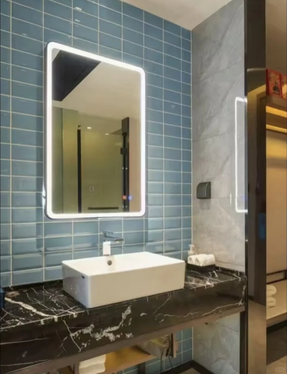 张家界懒人玩法！住这景点美食全顺路🚶‍