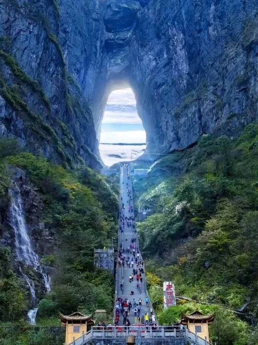 张家界旅游现状哭晕！一去一个不吱声