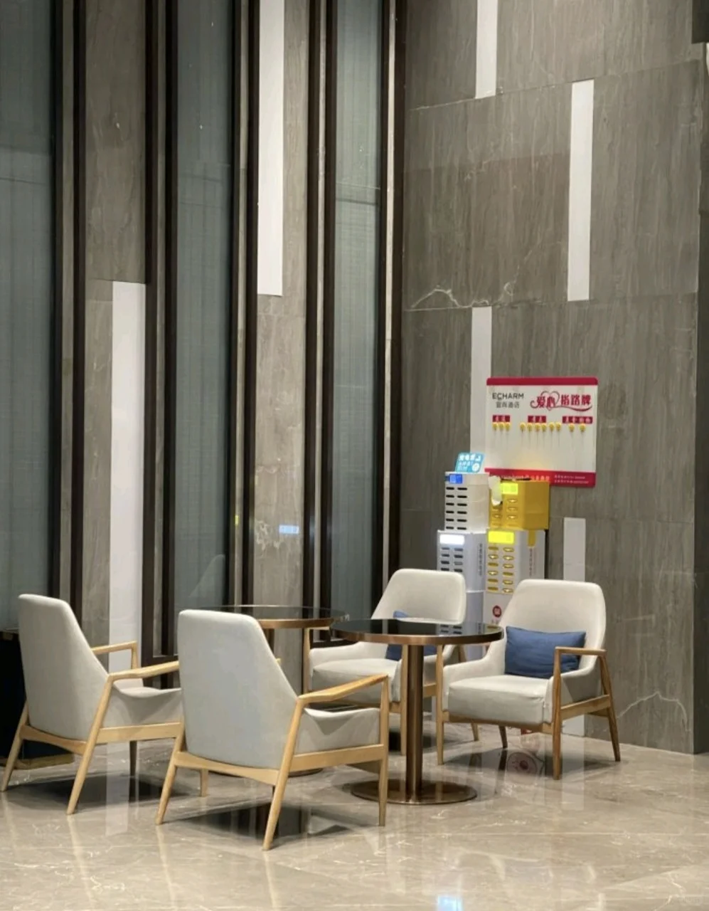 张家界懒人玩法！住这景点美食全顺路🚶‍