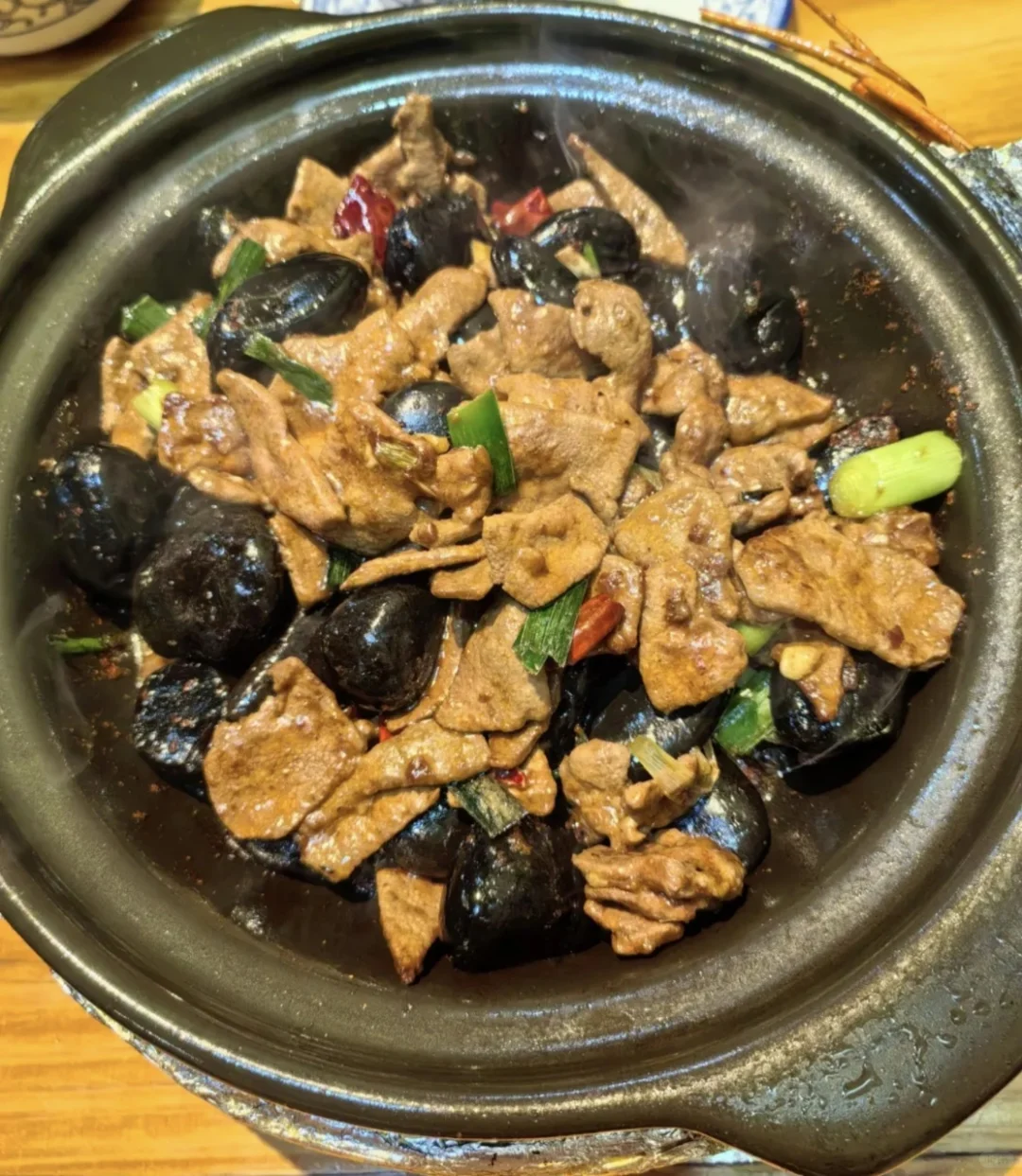 张家界懒人玩法！住这景点美食全顺路🚶‍