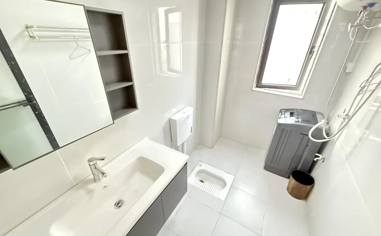 找合租室友 一个月800 主卧有独卫