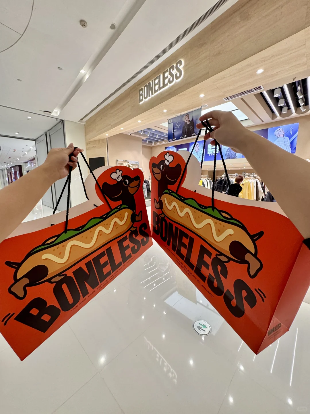 来长沙直奔这里。。超可爱的腊肠小狗🐶