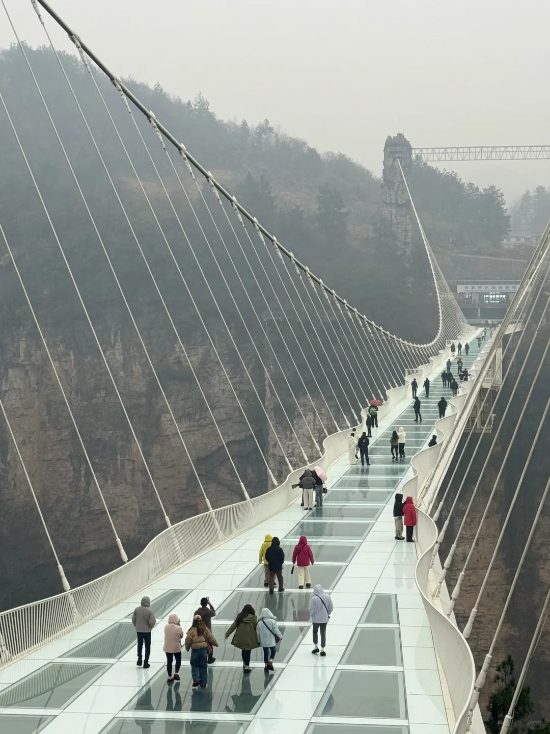 12.12 今天张家界大峡谷，灰蒙蒙的天空