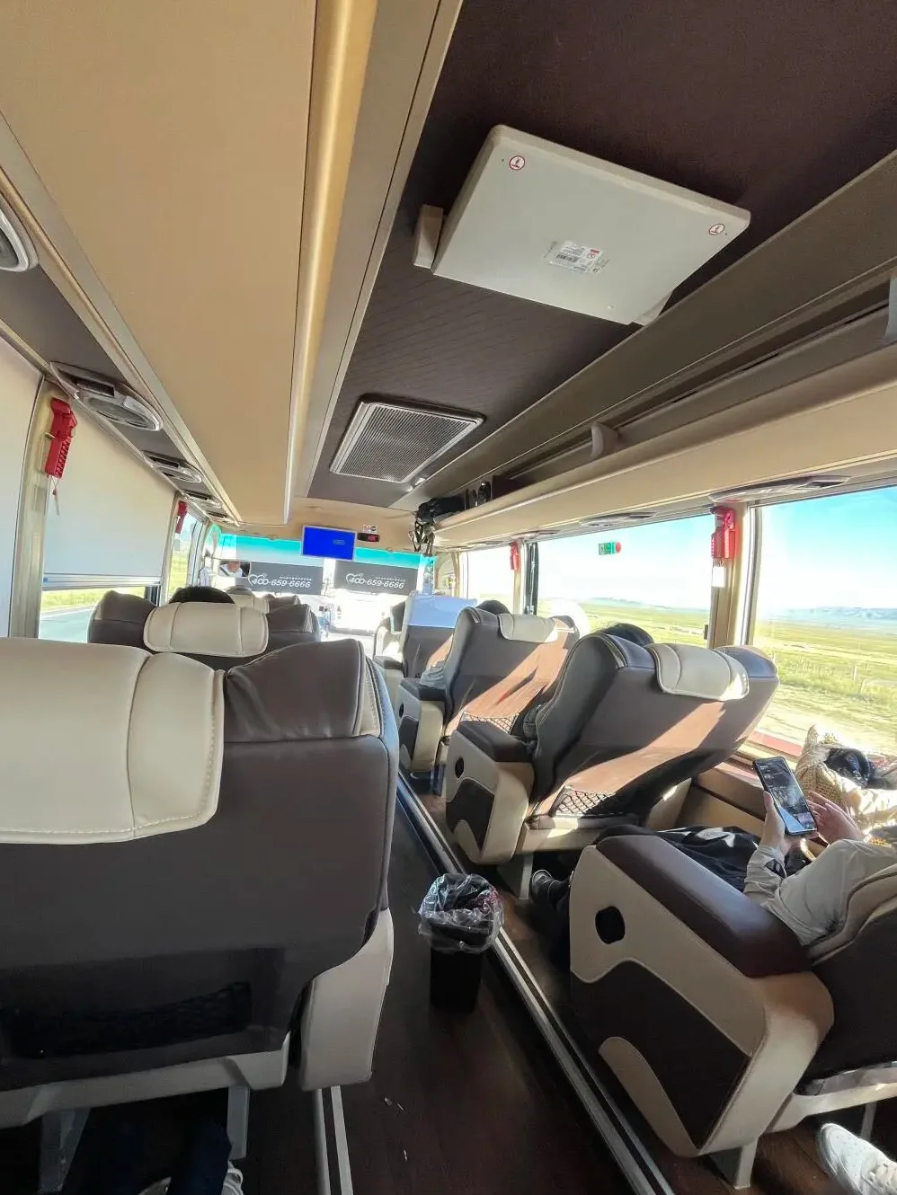 去张家界跟这种车的团，太舒适啦！