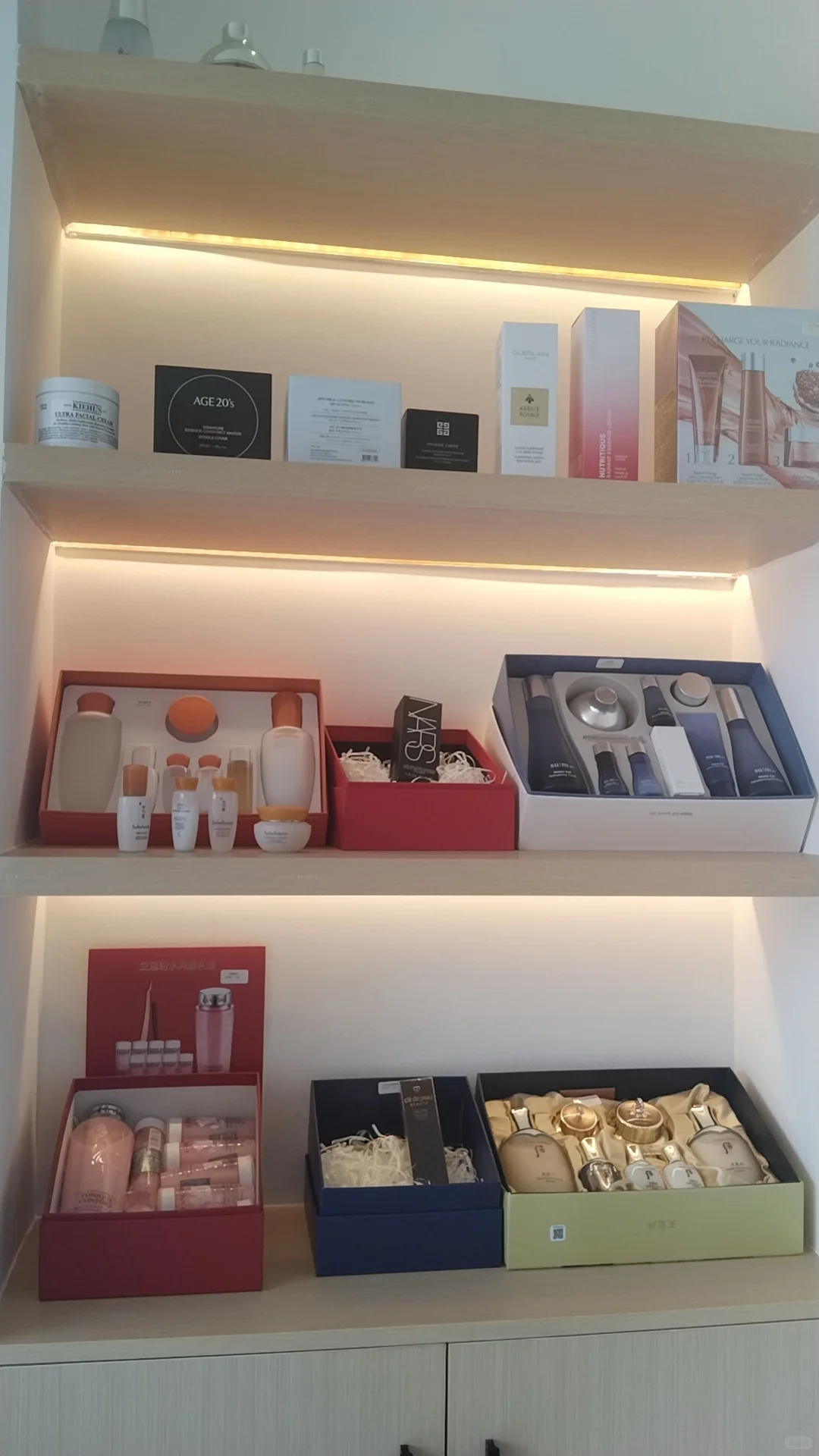 张家界市区14年的美妆店