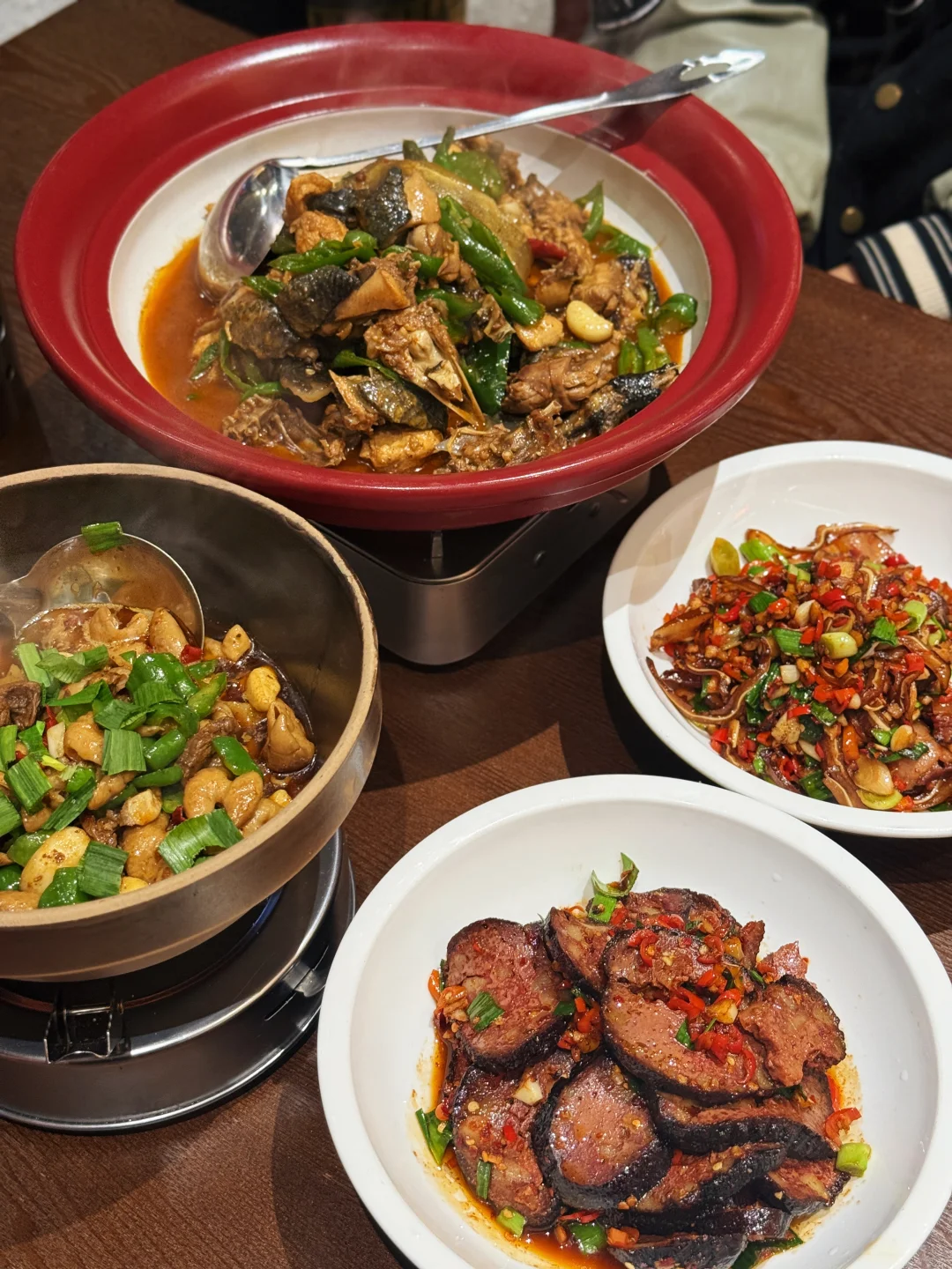 甲鱼喂鸡+肥肠钵！怀化这家常德菜绝了🥺