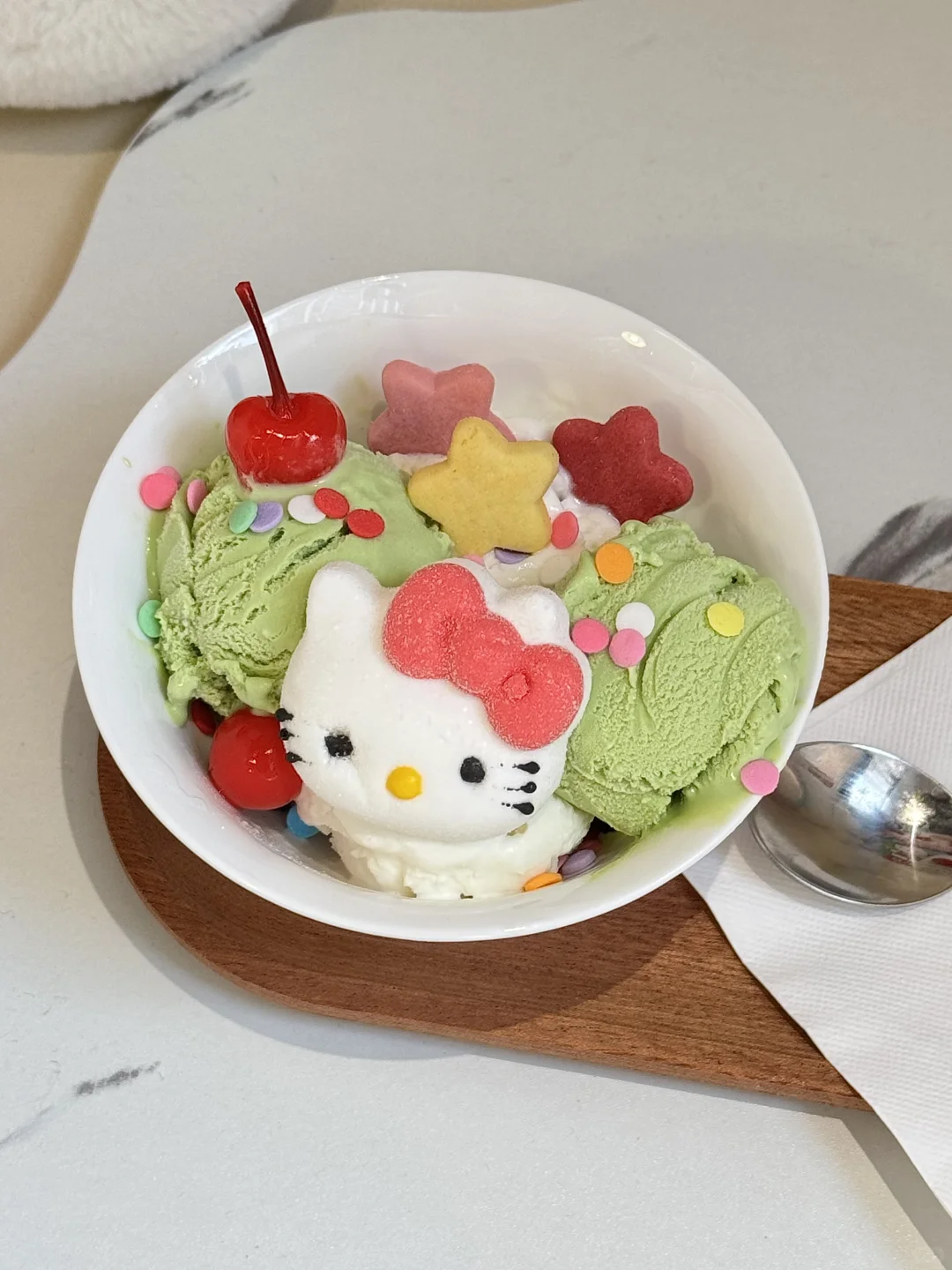 常德这家咖啡店的圣诞橱窗美到像童话🎄