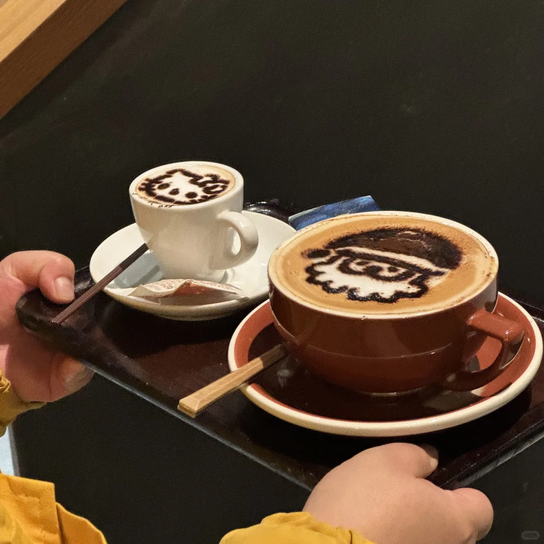 常德这家咖啡店的圣诞橱窗美到像童话🎄