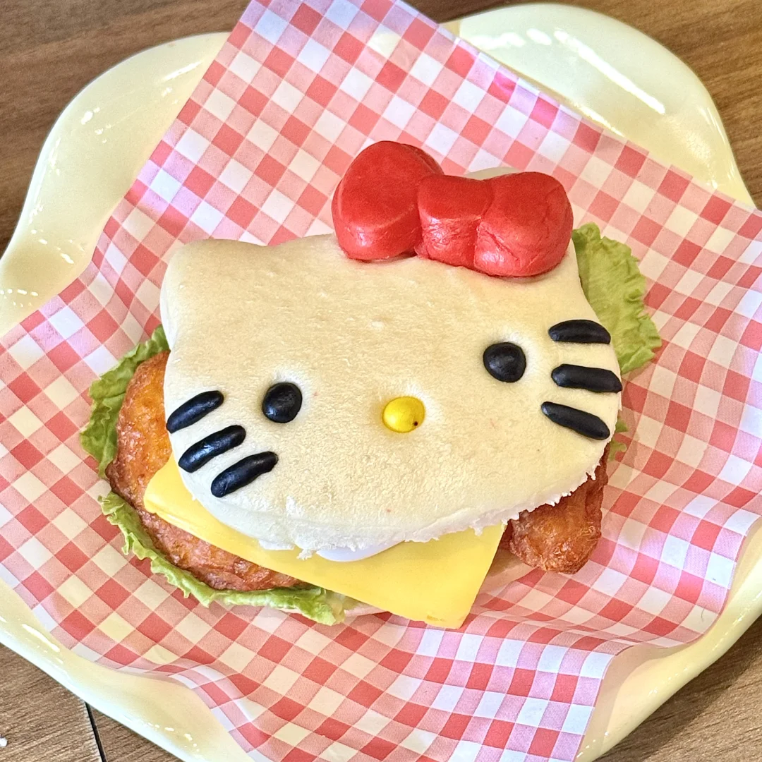 常德这家咖啡店的圣诞橱窗美到像童话🎄