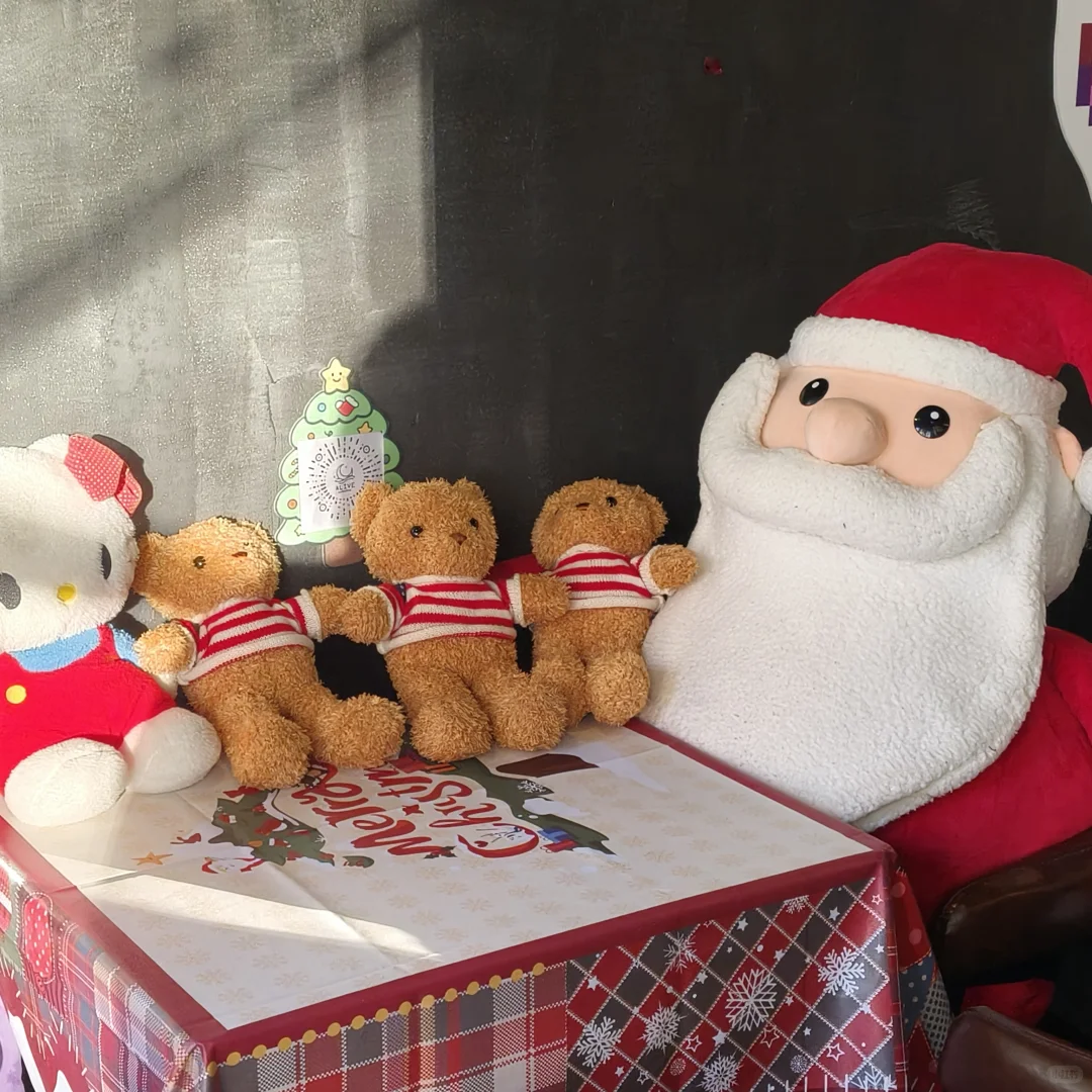 常德这家咖啡店的圣诞橱窗美到像童话🎄