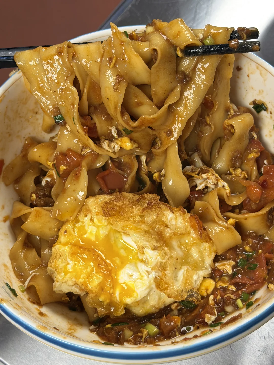 发现了长沙市无敌爆炸好吃的西红柿刀削面！