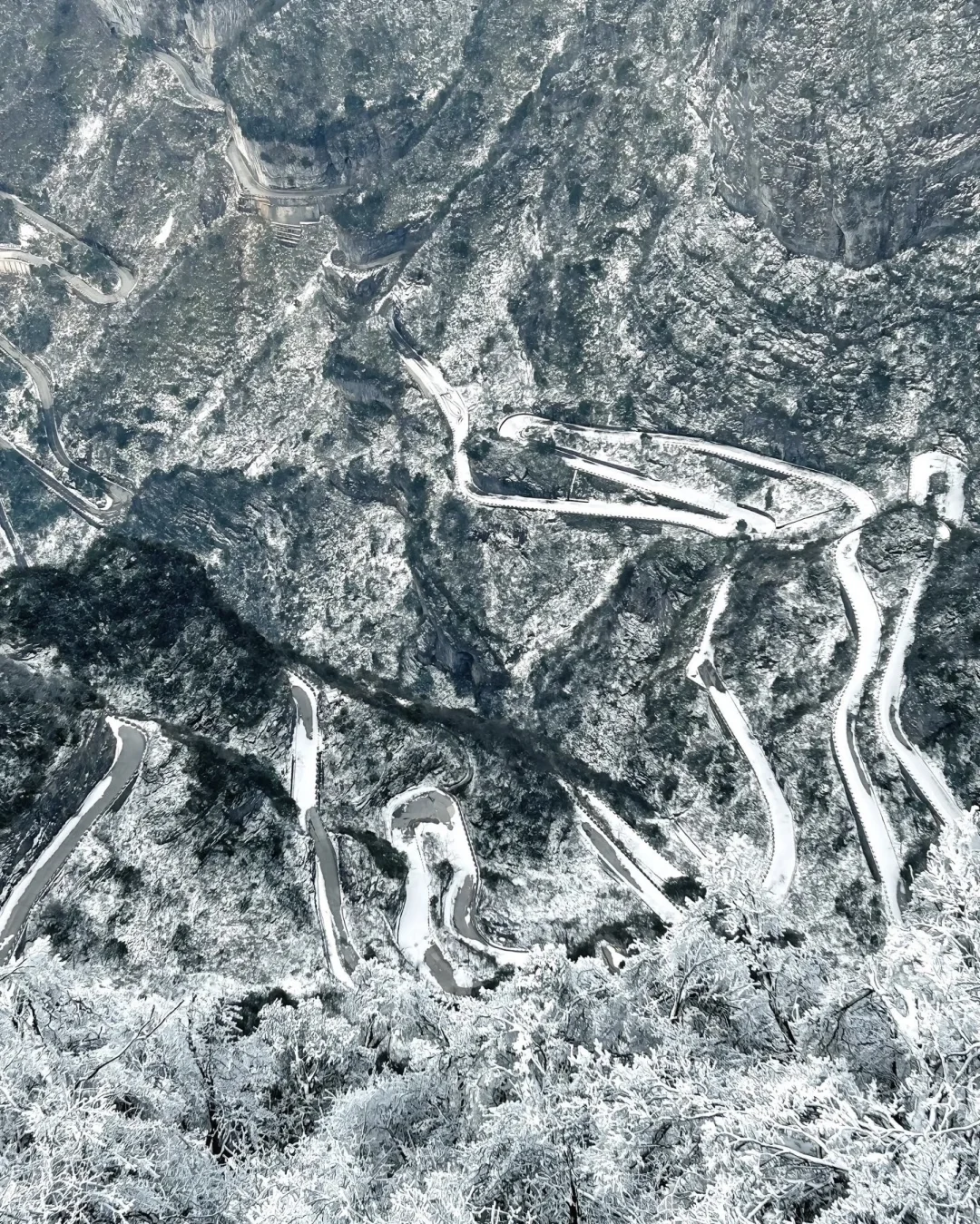 天门山的初雪❄️