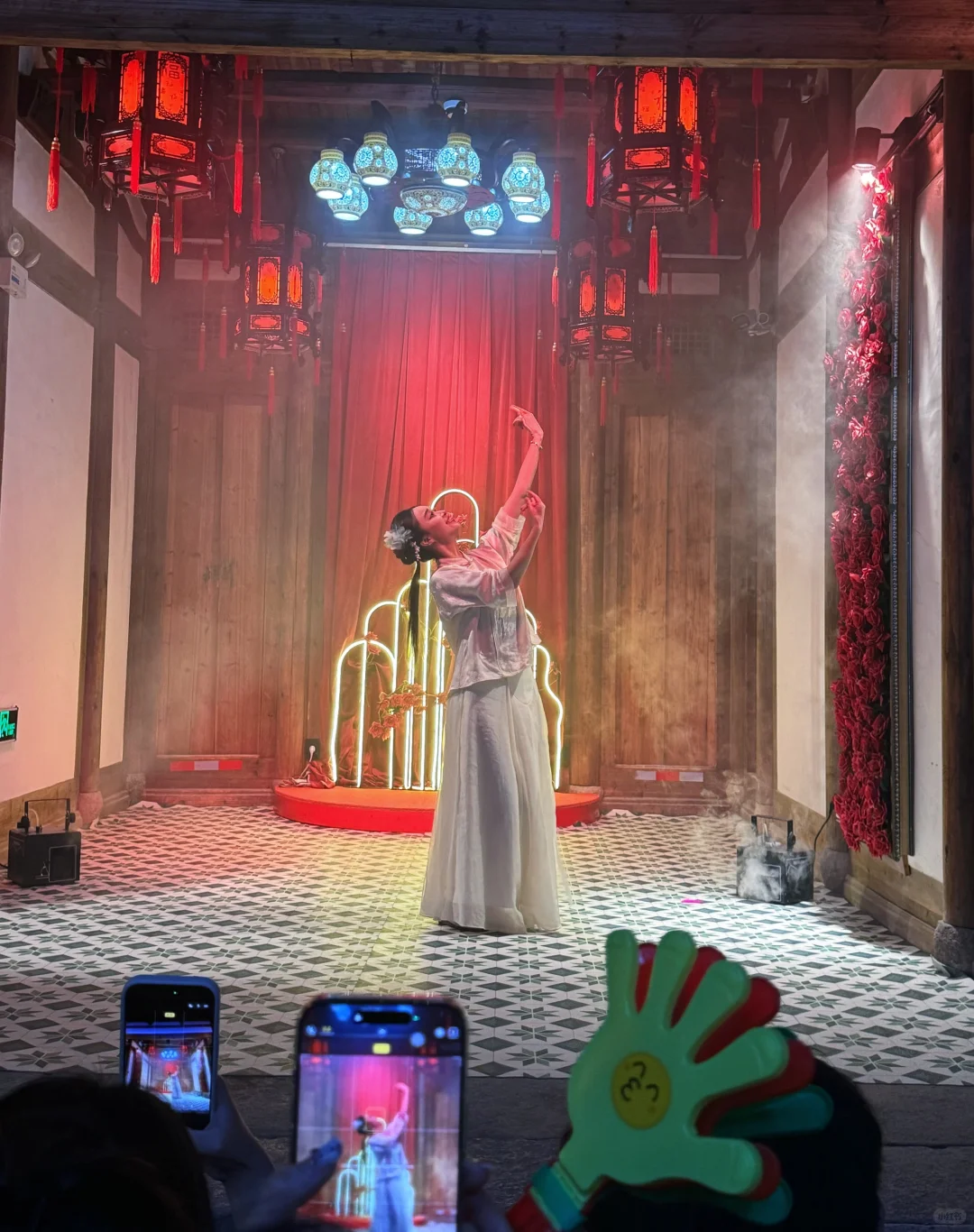 在烟台山被拽进1930年代黑帮火拼现场❗️