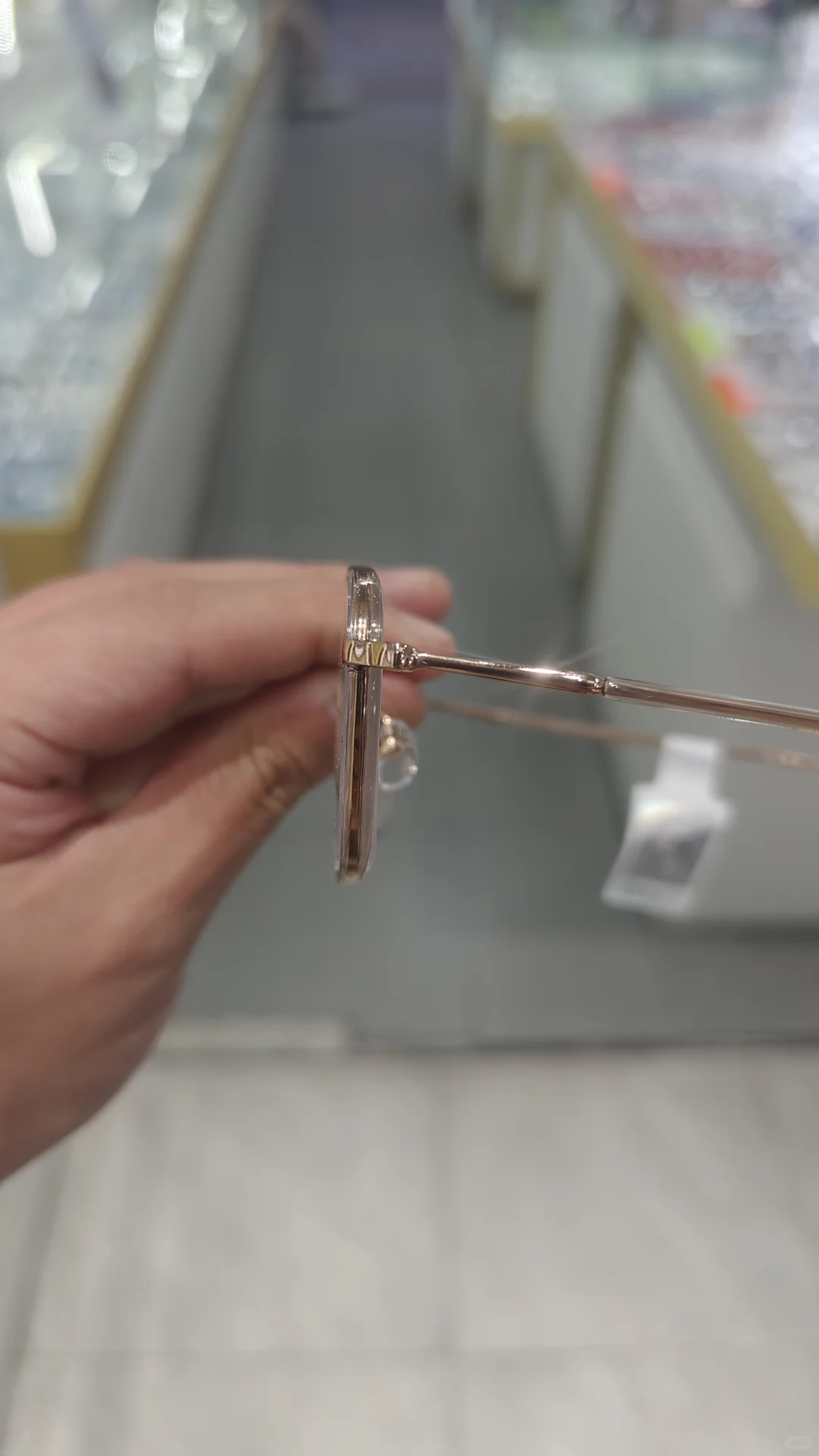 烟台眼镜丨适合秋冬的燕麦色