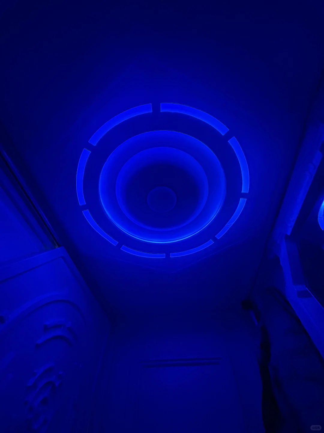 可可爱爱的太空睡眠舱😃