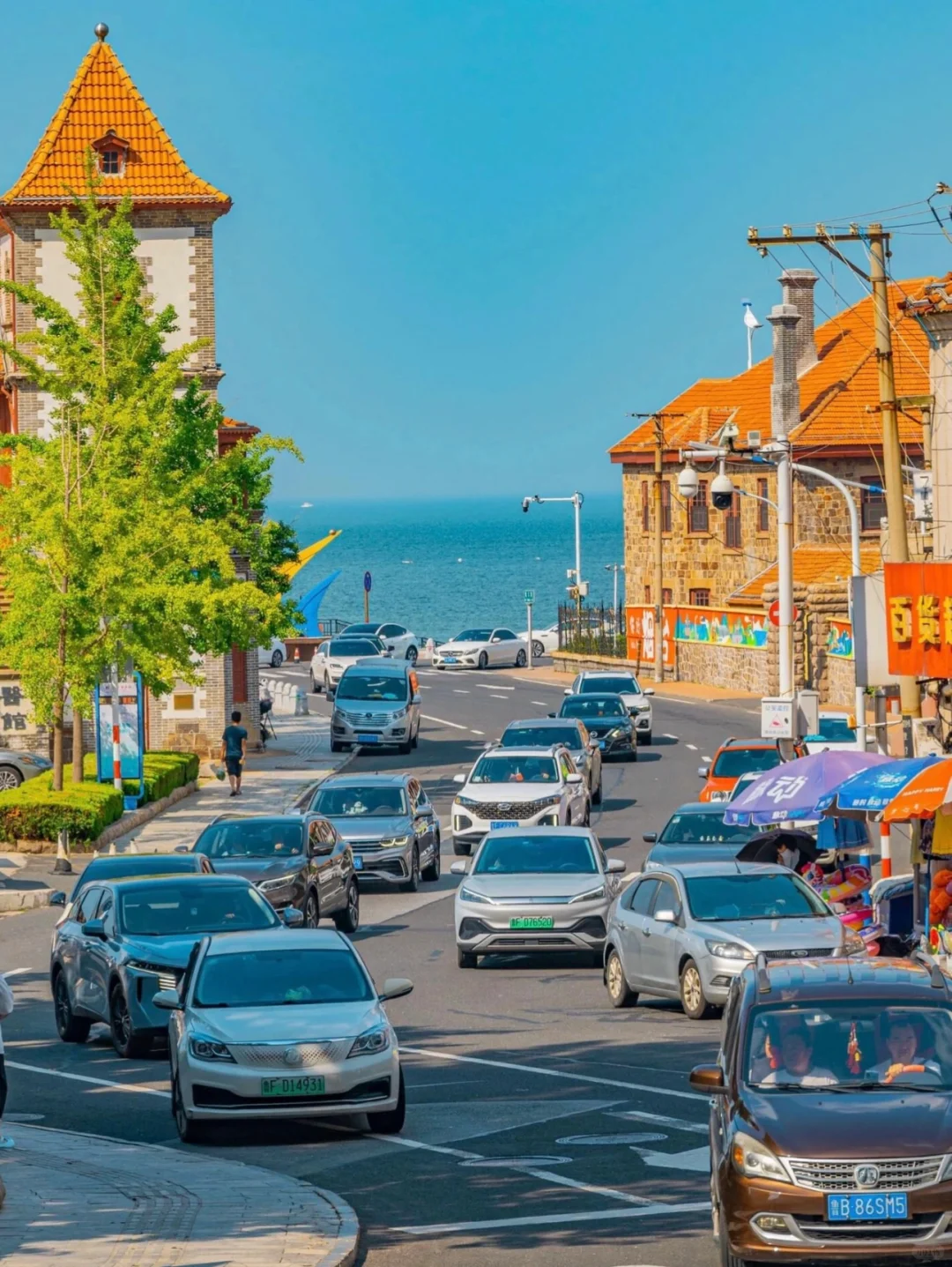居然是烟台❗️这条通向大海的小路美昏头了