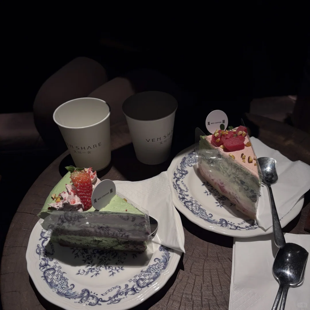 谁说咖啡店晚上不能出片！！