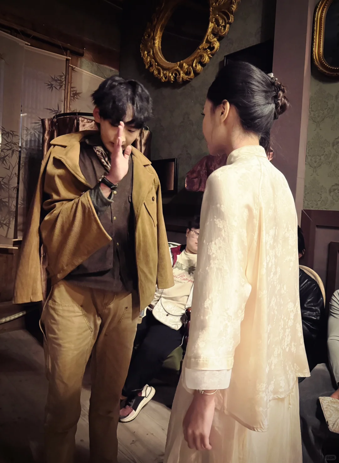 在烟台山被拽进1930年代黑帮火拼现场❗️