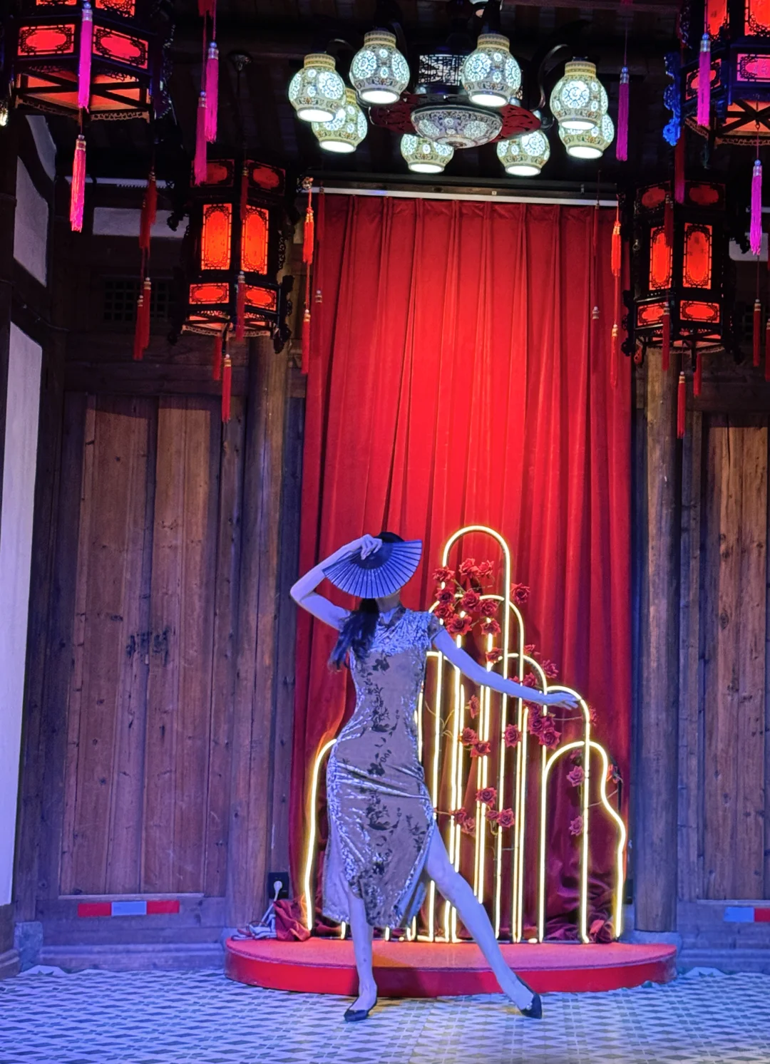 在烟台山被拽进1930年代黑帮火拼现场❗️