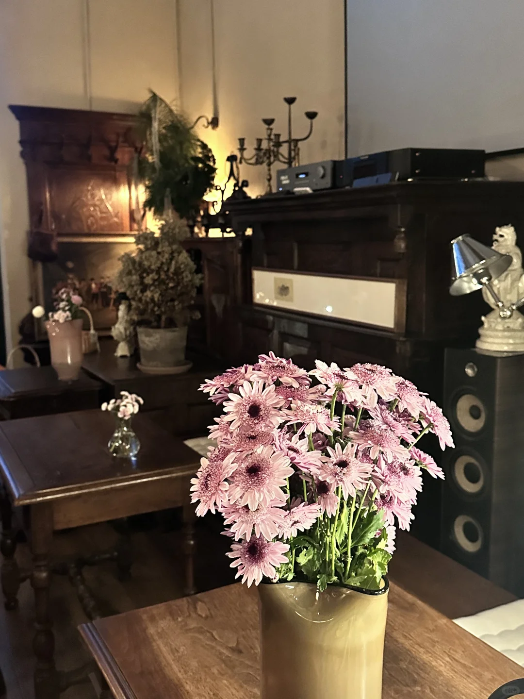 这家咖啡厅有好浓烈的复古味！