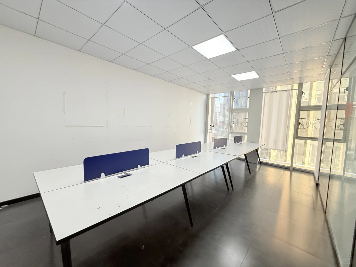 青岛广场！60平！带家具