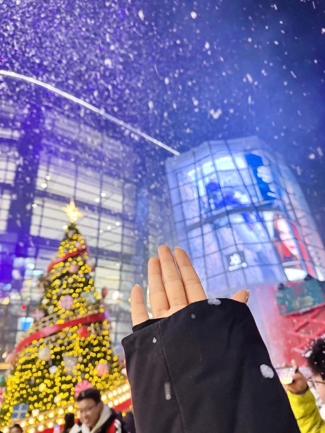 11.23实况！！济南初雪！！好多人啊！！