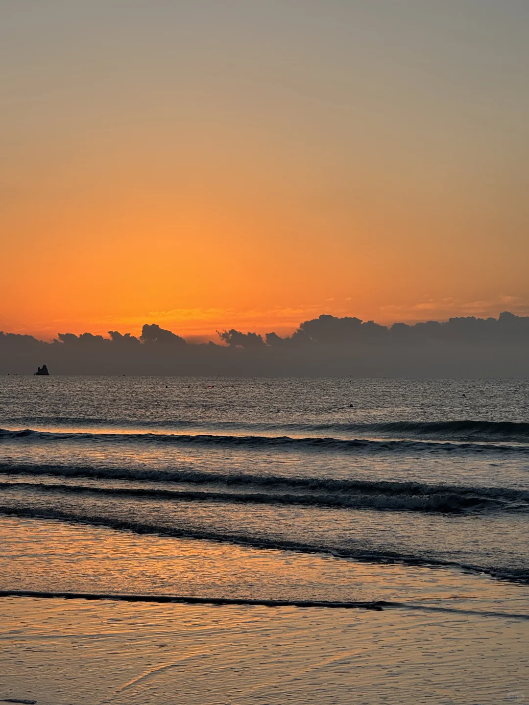 我他妈的一个人去看海了