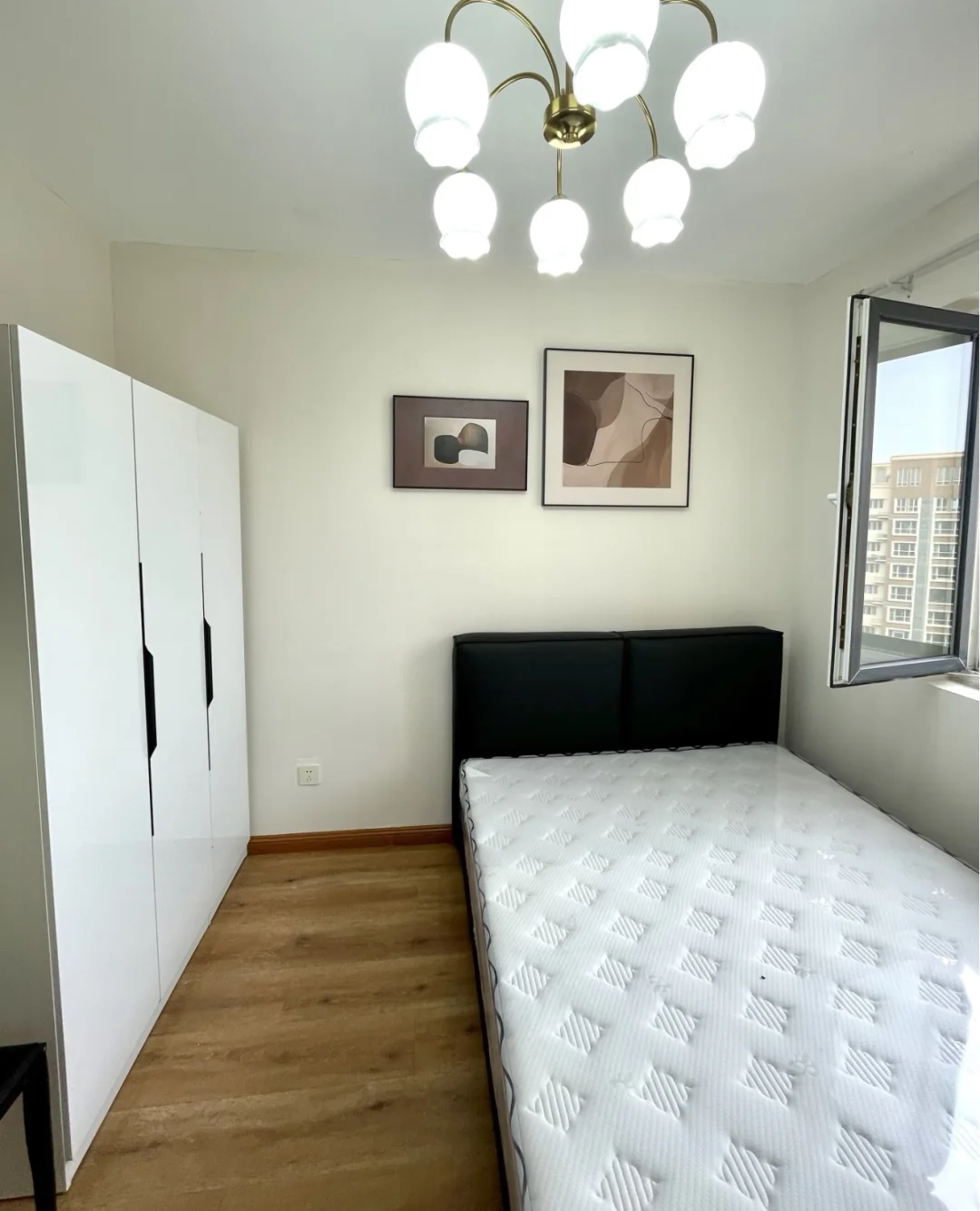 青岛市干净小单间550就租还要什么自行车