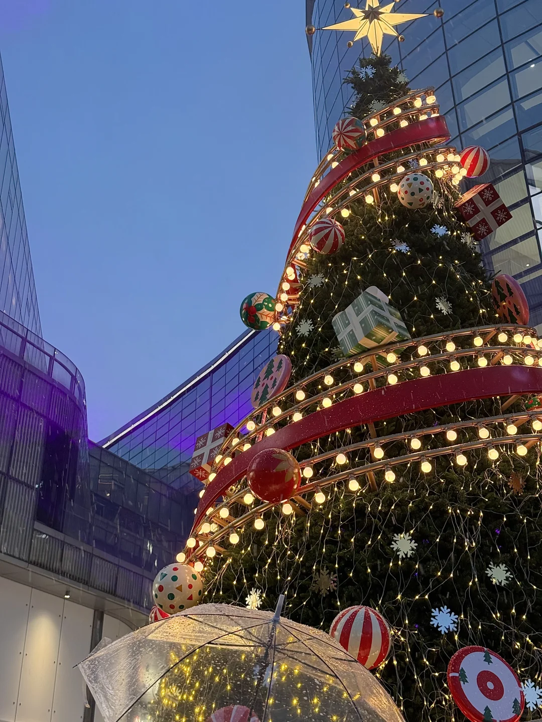 济南11.22初雪实况！！感觉现场有一亿人。。