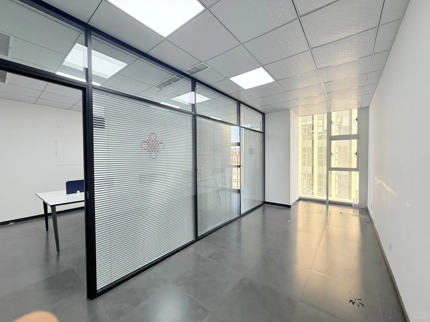 青岛广场！60平！带家具