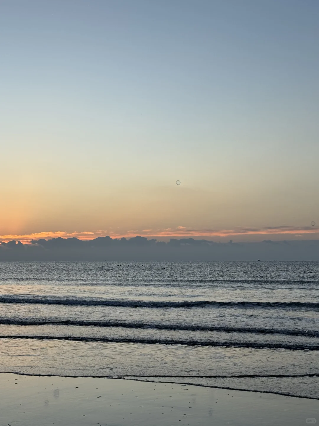 我他妈的一个人去看海了