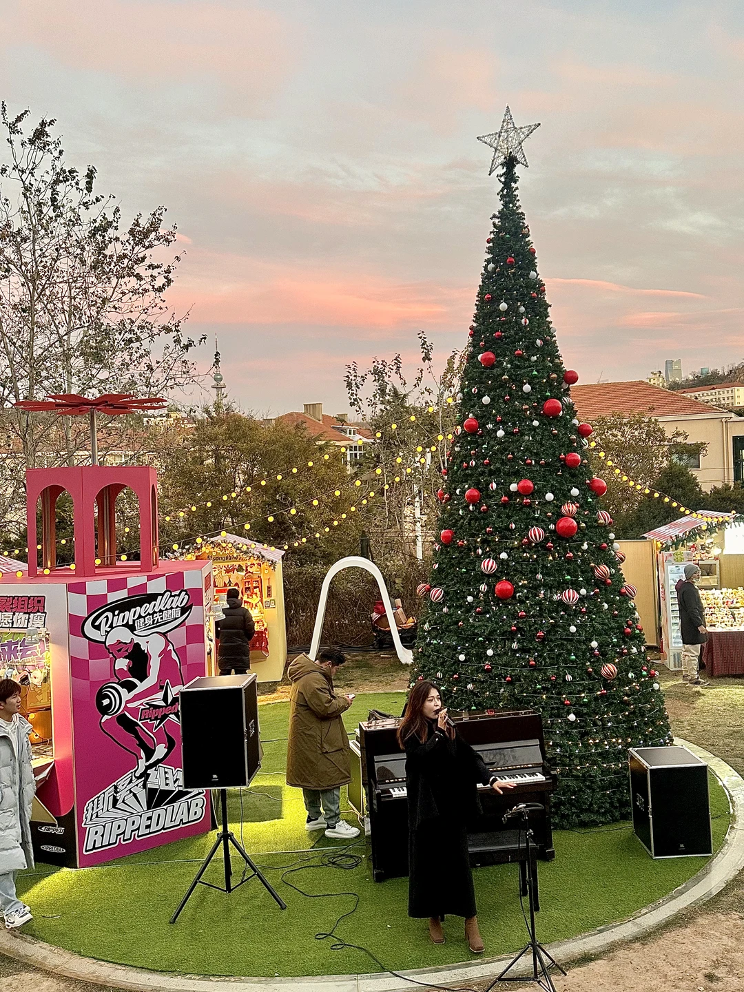 已经开始期待周末的青岛了！圣诞氛围好绝！