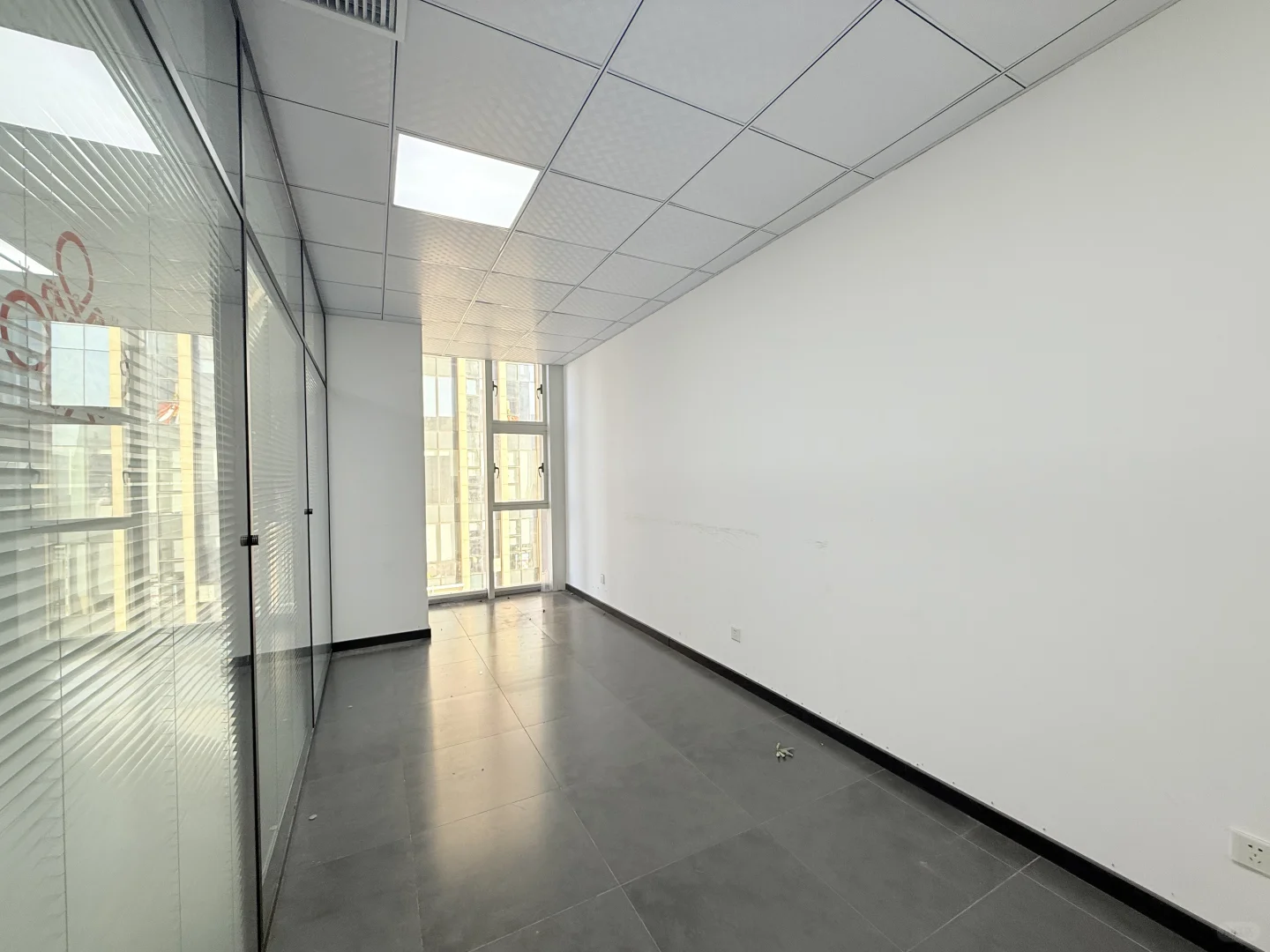 青岛广场！60平！带家具