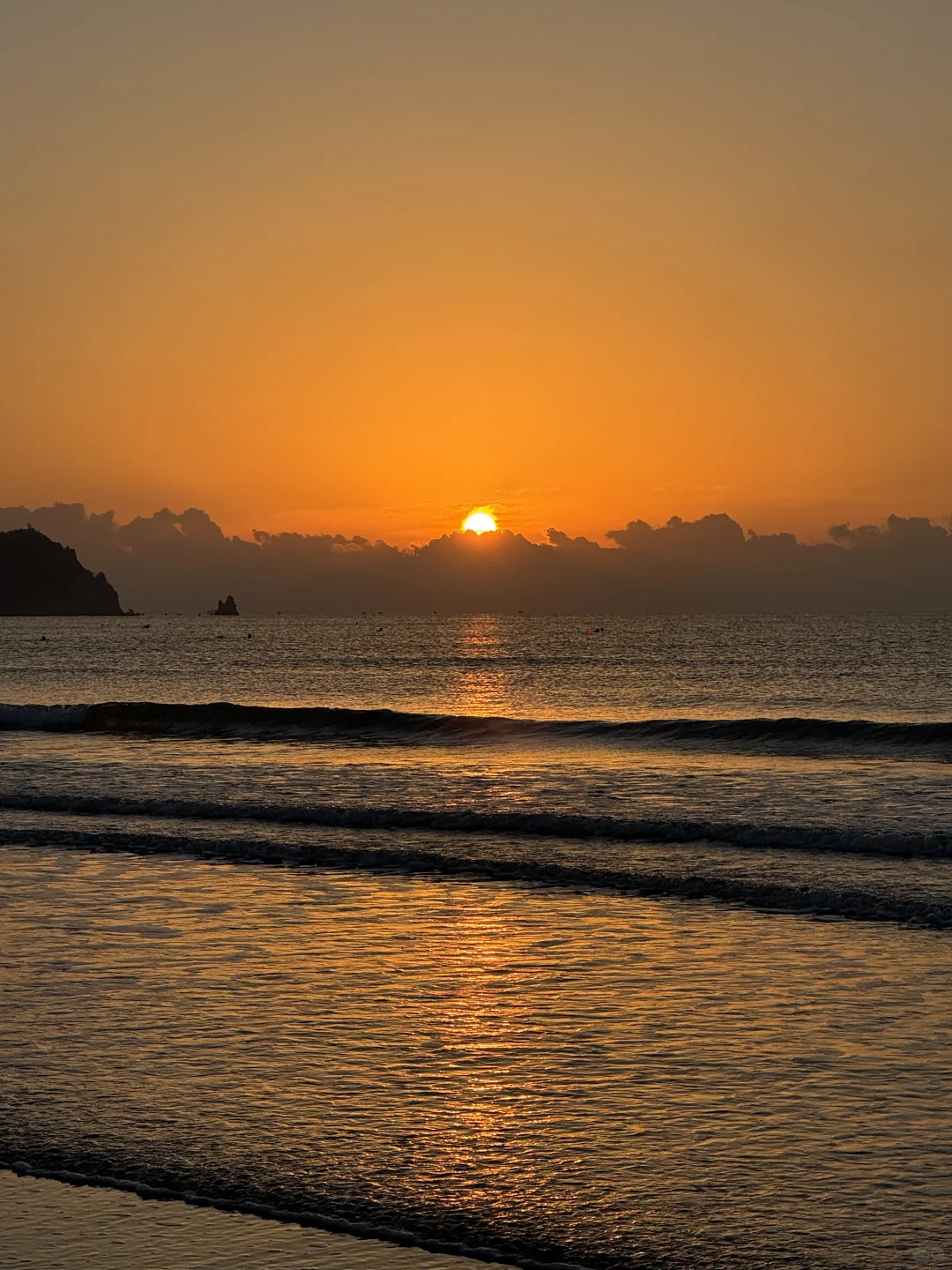 我他妈的一个人去看海了