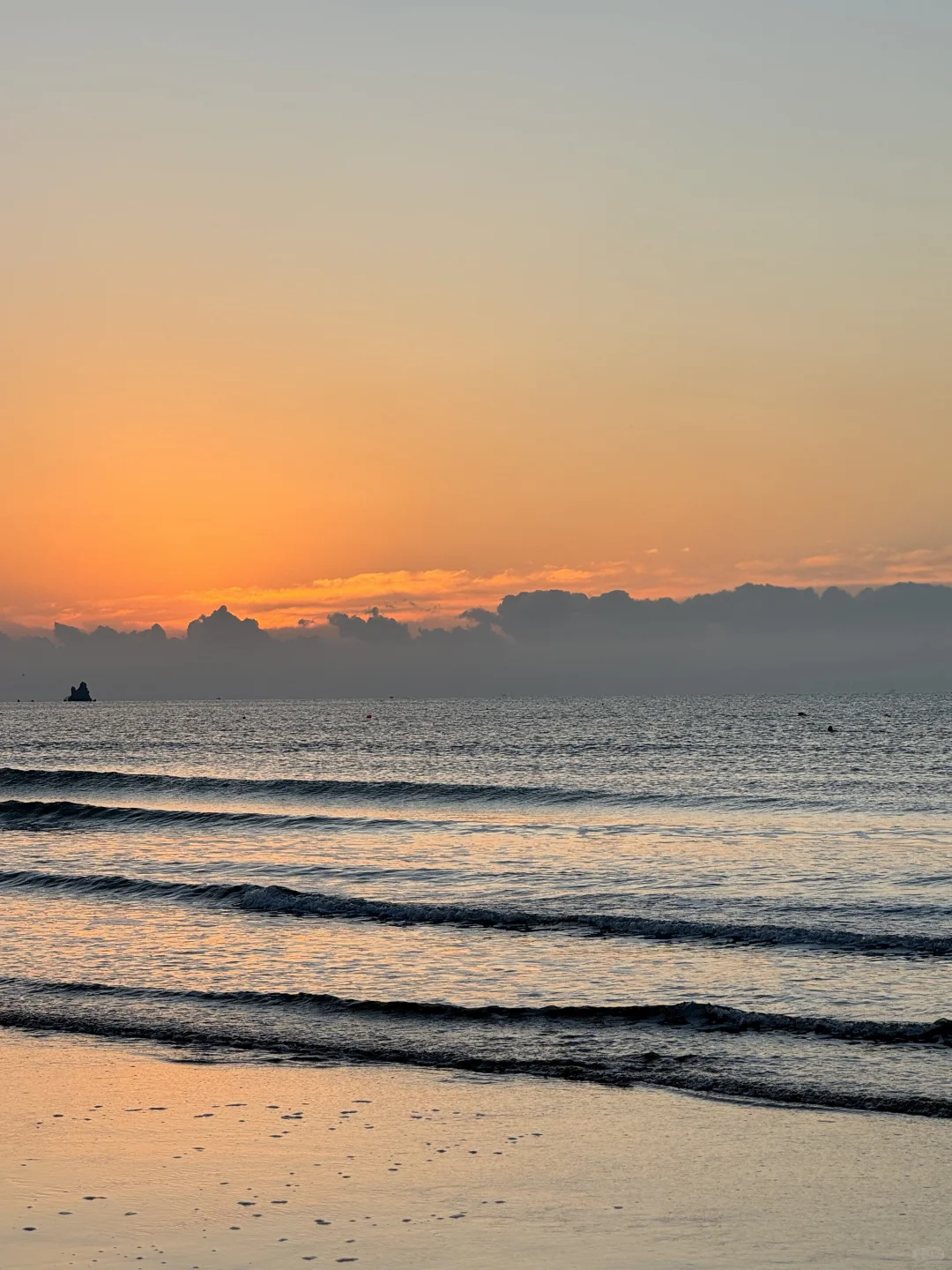 我他妈的一个人去看海了