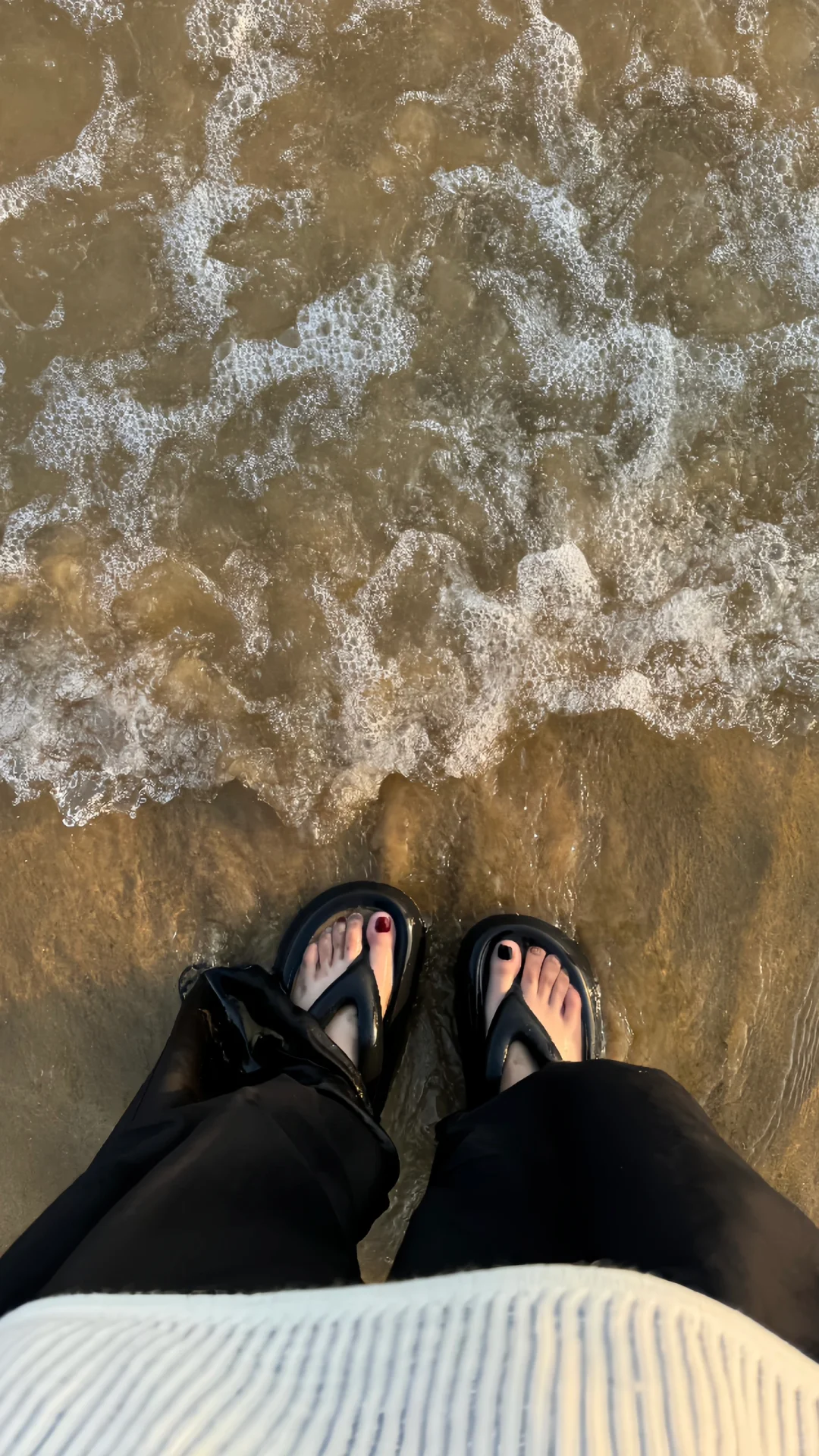 青岛比较人少的海滩！