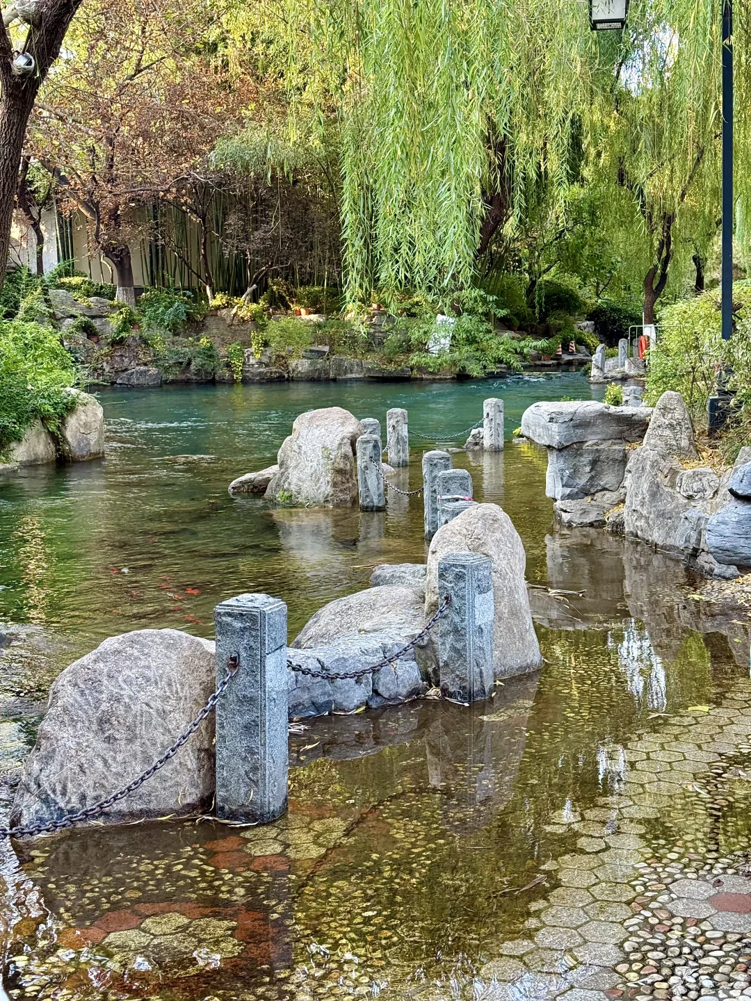 在济南🫧“清泉石上流”具像化了……