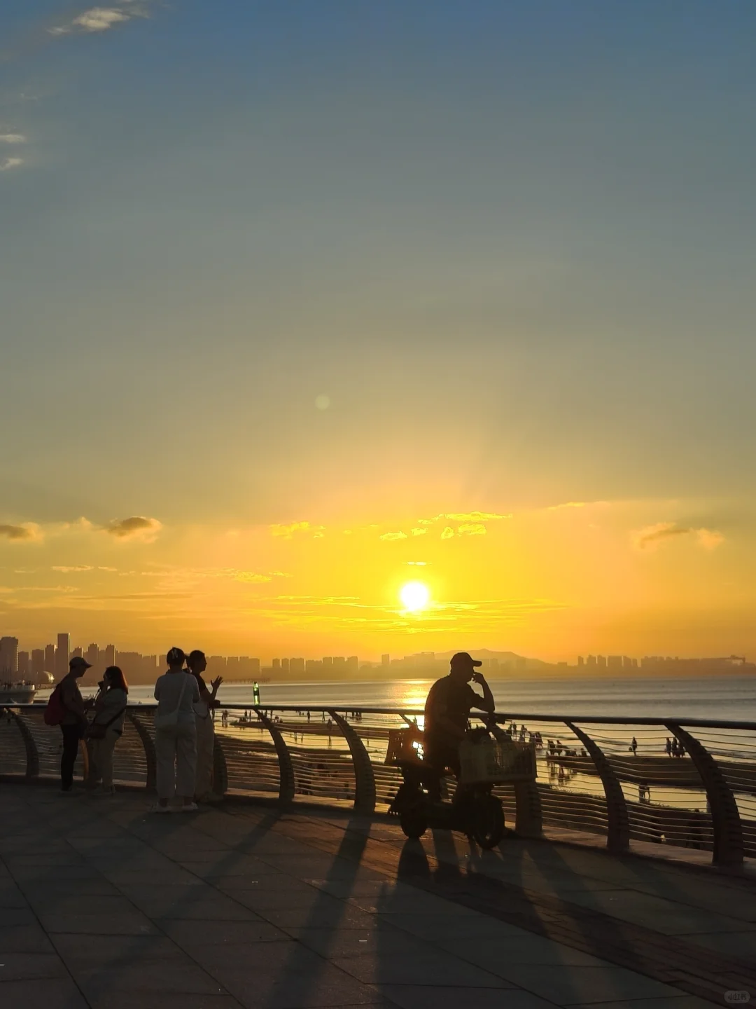 傍晚的烟台简直就是一个巨大的lalaland🌅