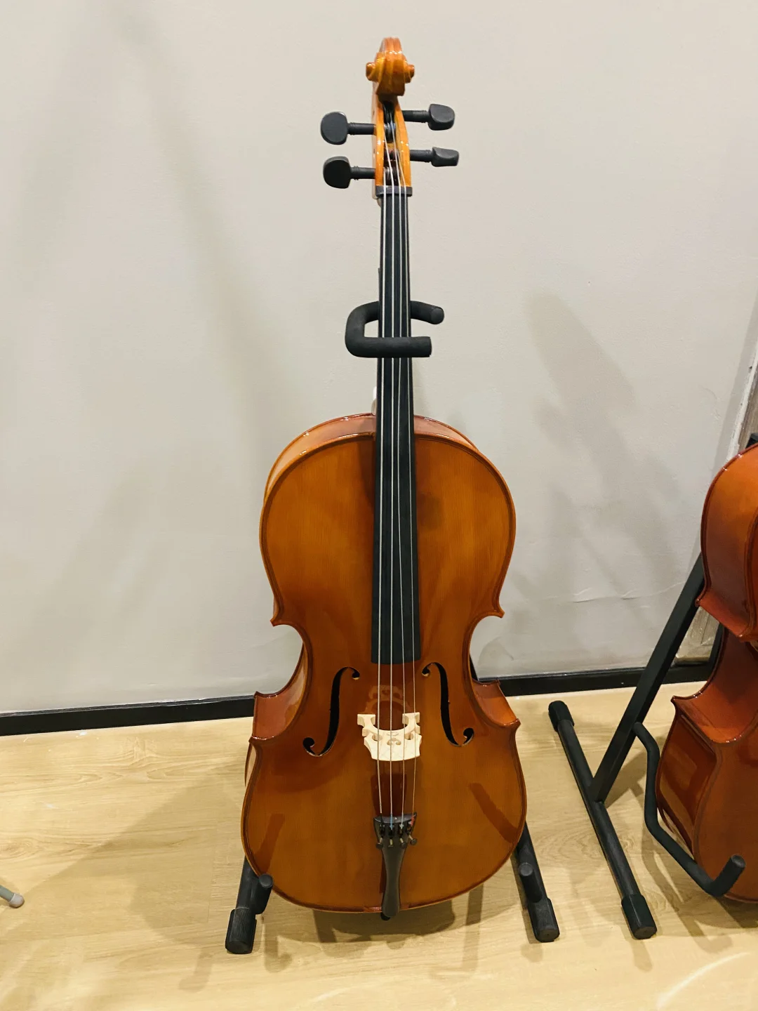 招聘大提琴老师 青岛一如琴行