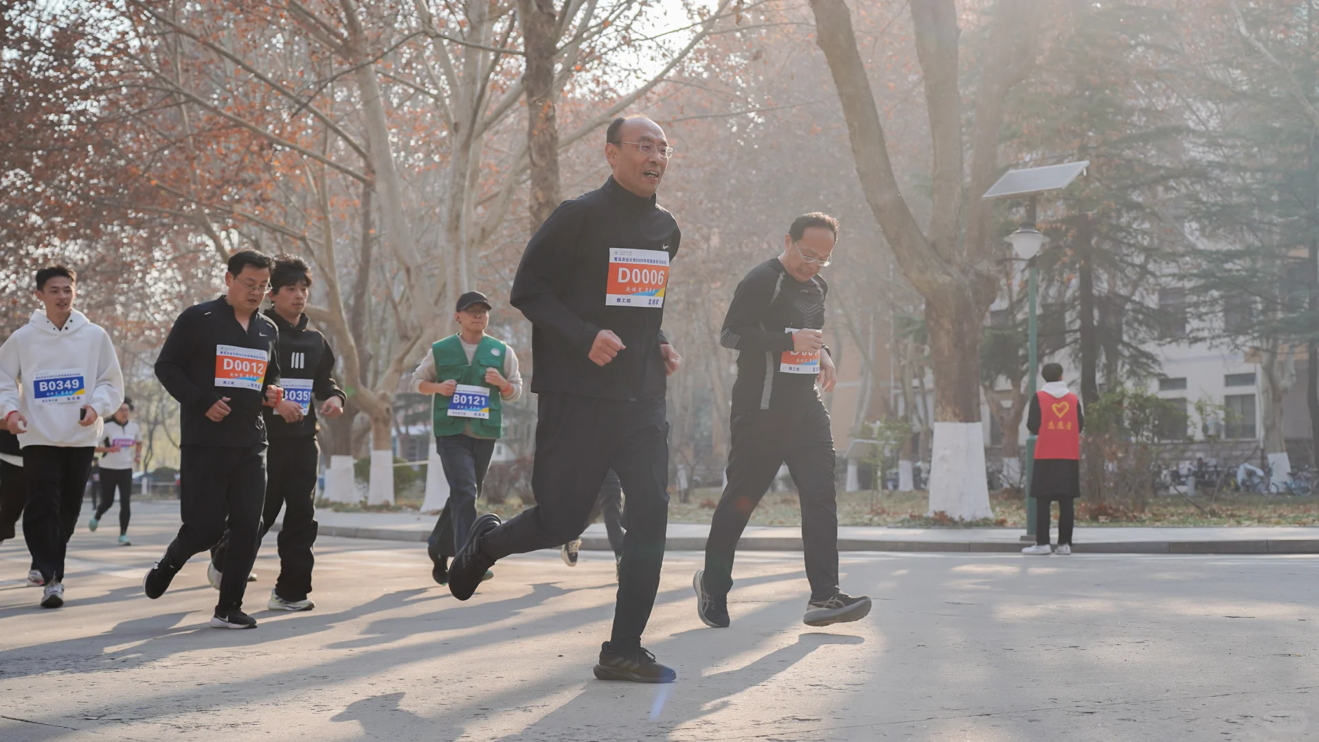 ✨青岛农大2025校园迷你马拉松鸣枪开跑！
