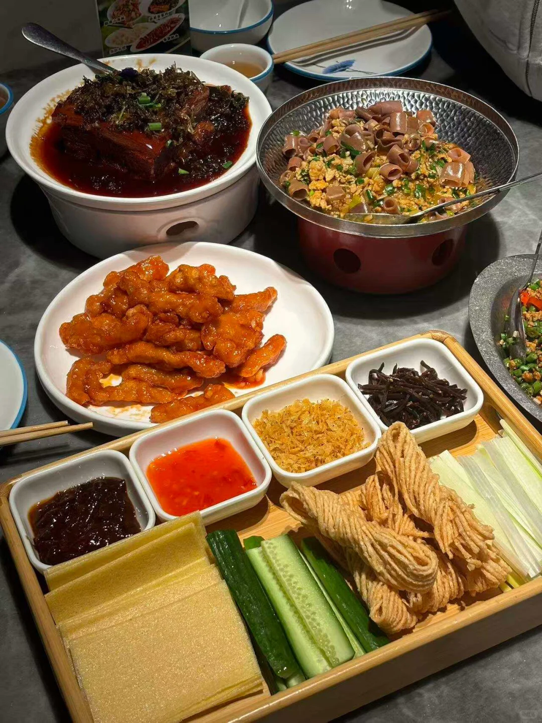 青岛本帮菜打卡！33号大院的隐藏美味🌟