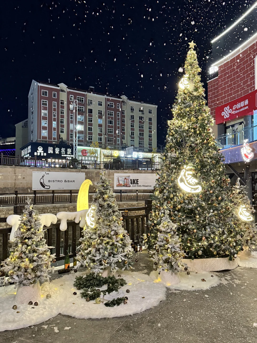 青岛新店！海信对面藏了家氛围感live餐酒馆