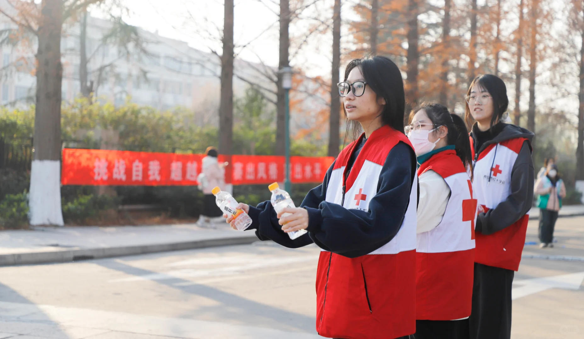 ✨青岛农大2025校园迷你马拉松鸣枪开跑！